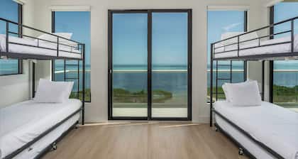 NEW Luxury 4,000 SF Waterfront Home w/Pool, Sleeps 22