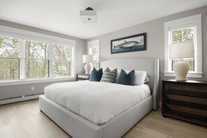 4 bedrooms, iron/ironing board, travel crib, free WiFi