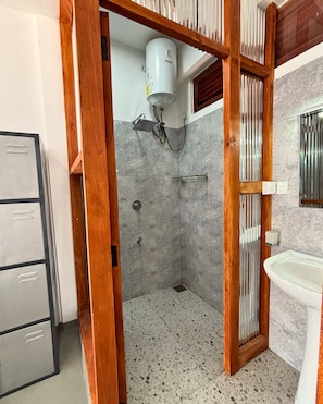 Regadera en el baño