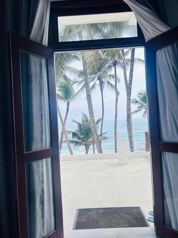 Classic Double Room, 1 King Bed, Non Smoking, Sea View