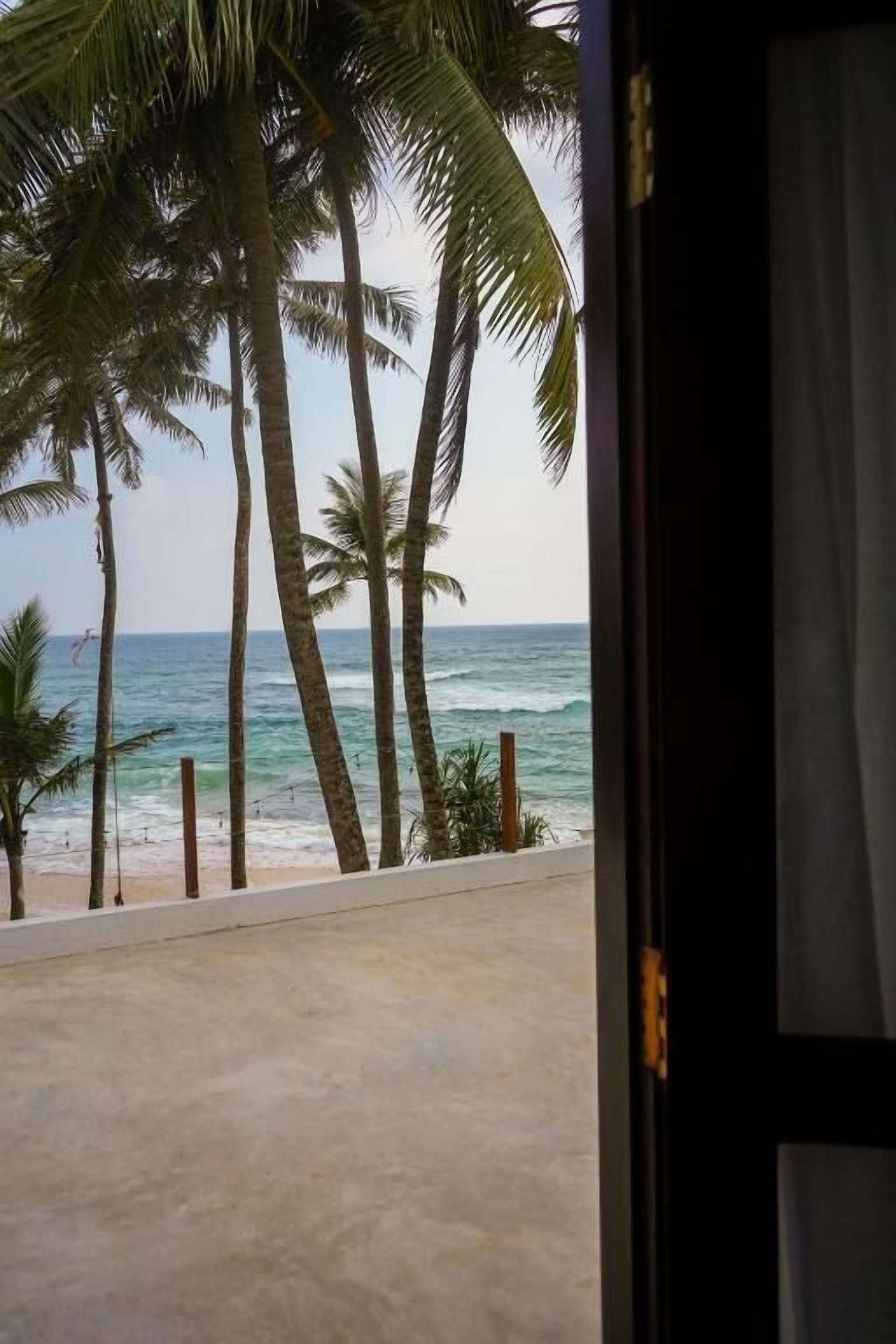 クラシック ダブルルーム キングベッド 1 台 禁煙 シービュー | WiFi (無料)