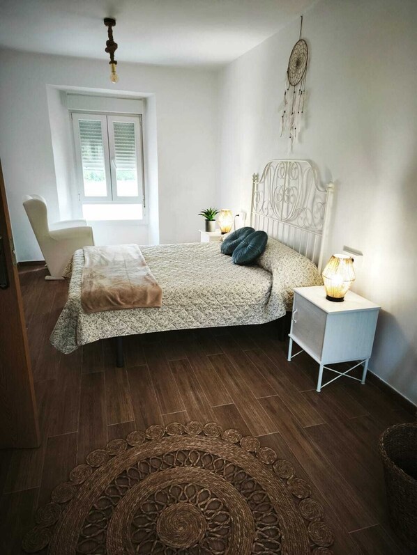 1 bedroom, iron/ironing board, bed sheets