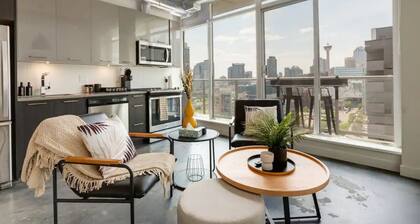 Downtown Studio Loft – Steps from Stampede Park