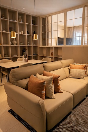 Deluxe Apartment, 1 Bedroom, Terrace, City View | Ruang tamu