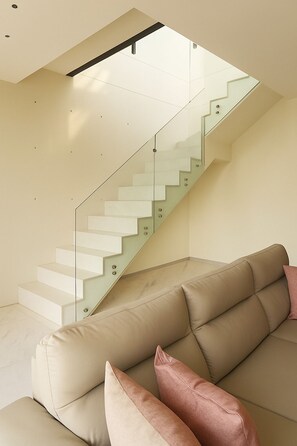 Luxury Penthouse, 3 Bedrooms, Terrace, City View | Living area