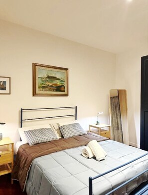 2 soverom, strykejern/-brett, wi-fi og sengetøy