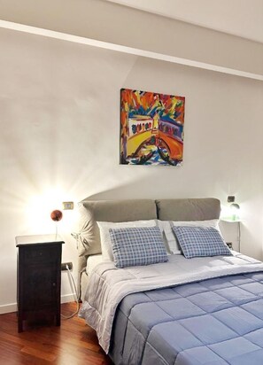 2 chambres, fer et planche à repasser, Wi-Fi, draps fournis