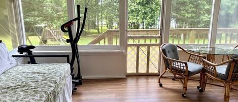 7 bedrooms, desk, free WiFi, bed sheets