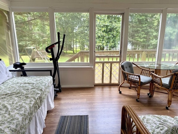 7 chambres, bureau, Wi-Fi gratuit, draps fournis