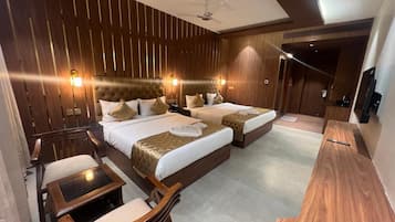 Deluxe Suite | Desk, free WiFi
