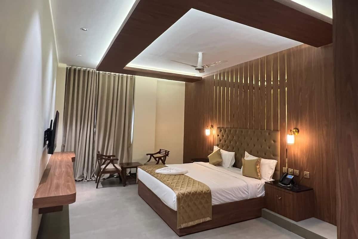 Superior Double Room | Desk, free WiFi
