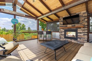 Smart TV, fireplace, video games