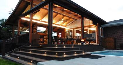 Fun House with Pool, Hot Tub, Cool Outdoor Living Space