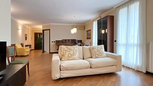 Fernseher, Arbeitsbereiche