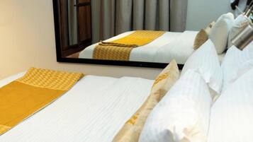 1 dormitori, escriptori i wifi