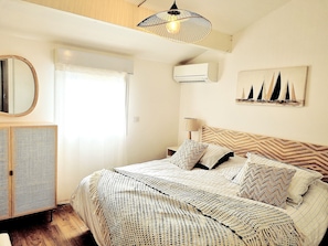 3 habitaciones, tabla de planchar con plancha, wifi y ropa de cama 