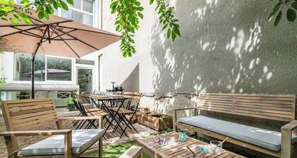 Urban loft with private garden - hyper center