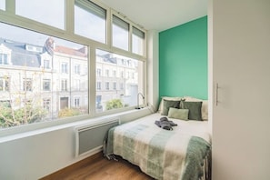 3 bedrooms, iron/ironing board, travel crib, free WiFi