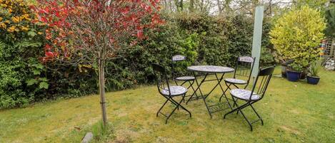 รับประทานอาหารกลางแจ้ง