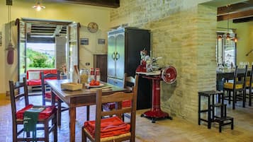 Villa, fumeurs | 4 chambres