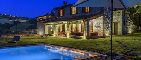 Villa, røyk | 4 soverom