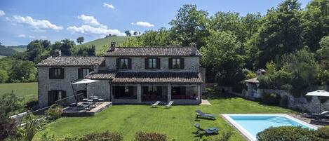 4 bedrooms