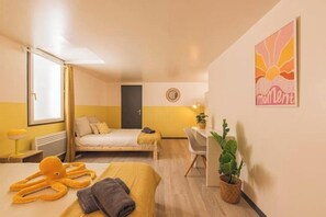 3 bedrooms, iron/ironing board, travel cot, free WiFi