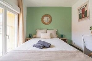 3 bedrooms, iron/ironing board, travel crib, free WiFi