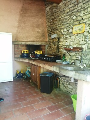 Micro-ondes, four, plaque de cuisson, lave-vaisselle