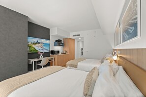 1 dormitorio, tabla de planchar con plancha, wifi y ropa de cama