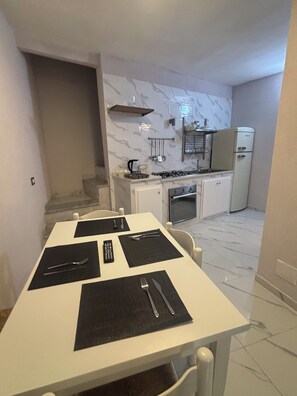 Oven, stovetop