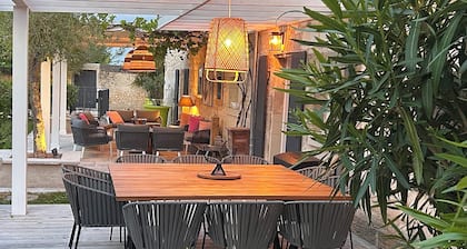 Demeure de luxe avec piscine, clim, full rénovée, charme des vieilles pierres
