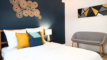 3 slaapkamers, een strijkplank/strijkijzer, internet