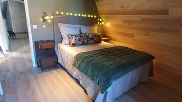 2 quartos, ferros/tábuas de passar roupa, Wi-Fi, roupa de cama