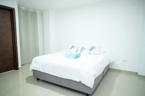 2 bedrooms, iron/ironing board, bed sheets