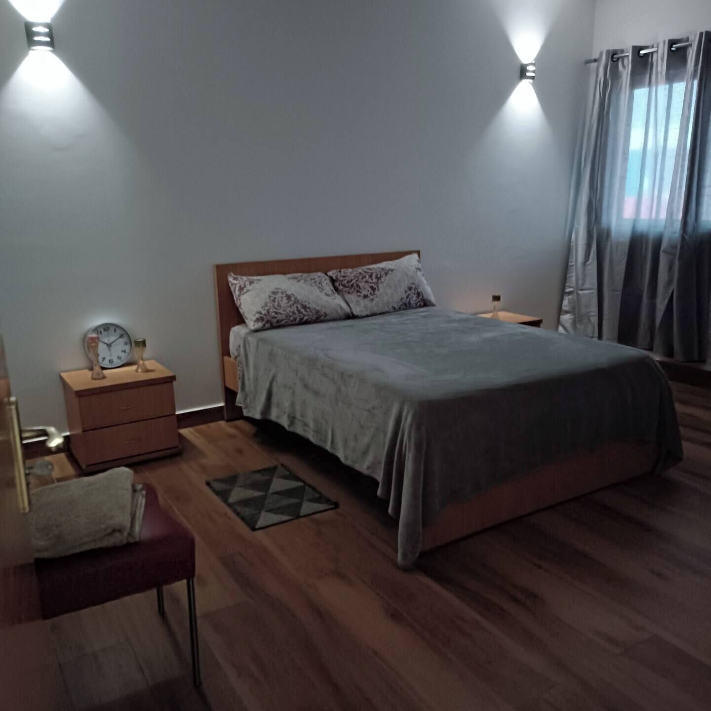 5 makuuhuonetta, silitysrauta/-lauta, Wi-Fi, vuodevaatteet