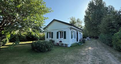 "Charming historic chalet close to the sea"