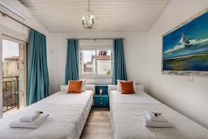 2 bedrooms, in-room safe, iron/ironing board, free WiFi