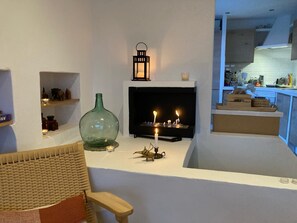 Interior - "Casa Millantú": cozy traditional house with a jacuzzi on the terrace (Cómpeta)