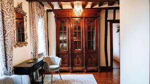 Interior - Villa Clairemaison – Private French Estate with Pool, Spa & Tennis near Paris (La Queue-les-Yvelines)