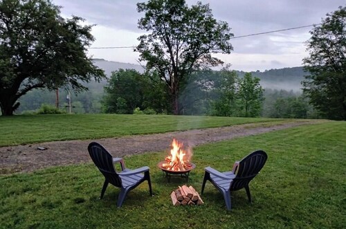 Ska'no'ne-Peaceful escape; Sunrise coffee on the covered porch, sun set Fire pit