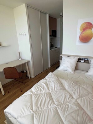 House | 1 bedroom, laptop workspace, iron/ironing board, bed sheets - Comfort Studio in a Premium Residence- Sport/cinema (Huningue)