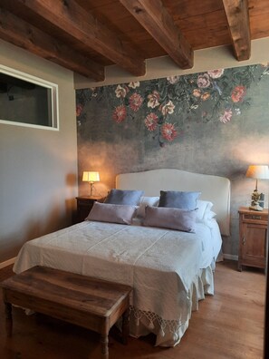 4 chambres, fer et planche à repasser, Wi-Fi, draps fournis