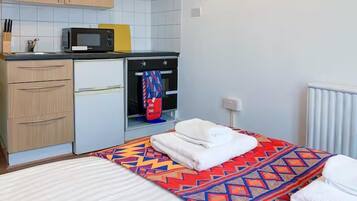 1 bedroom, iron/ironing board, free WiFi, bed sheets