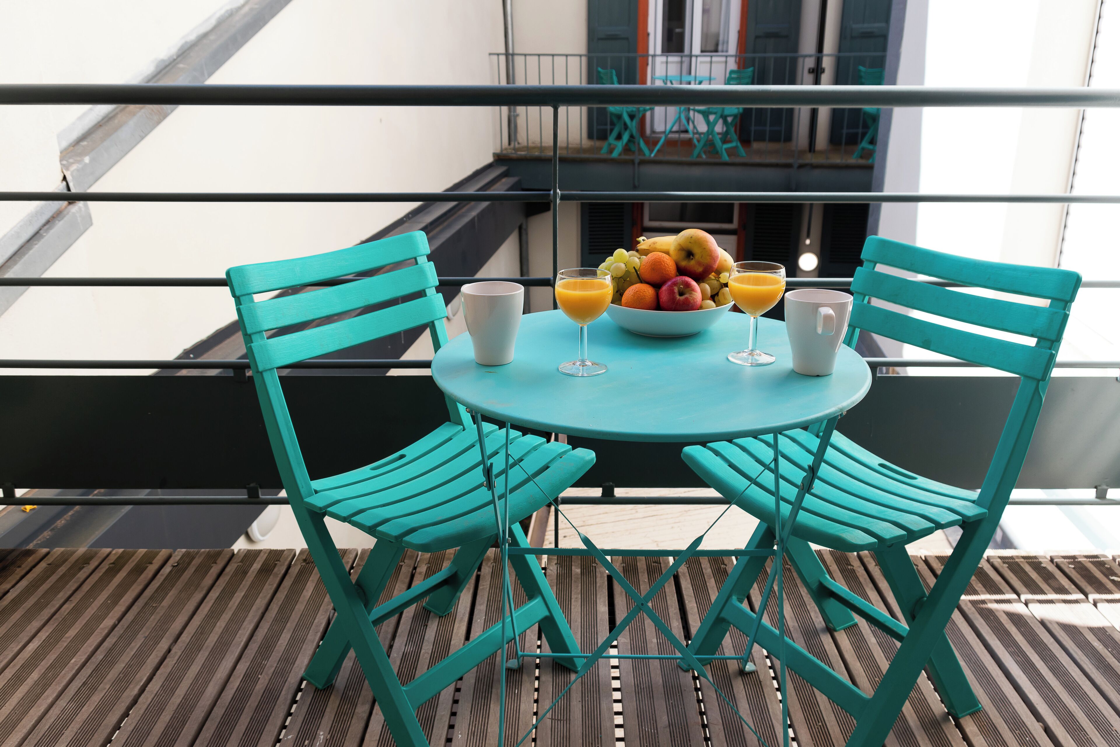 Caja de seguridad en la habitación y sistema de insonorización 