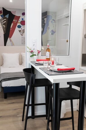 客房内保险箱、隔音、熨斗/熨衣板、免费 WiFi