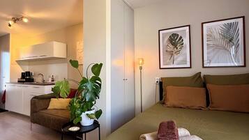 1 bedroom, in-room safe, desk, iron/ironing board