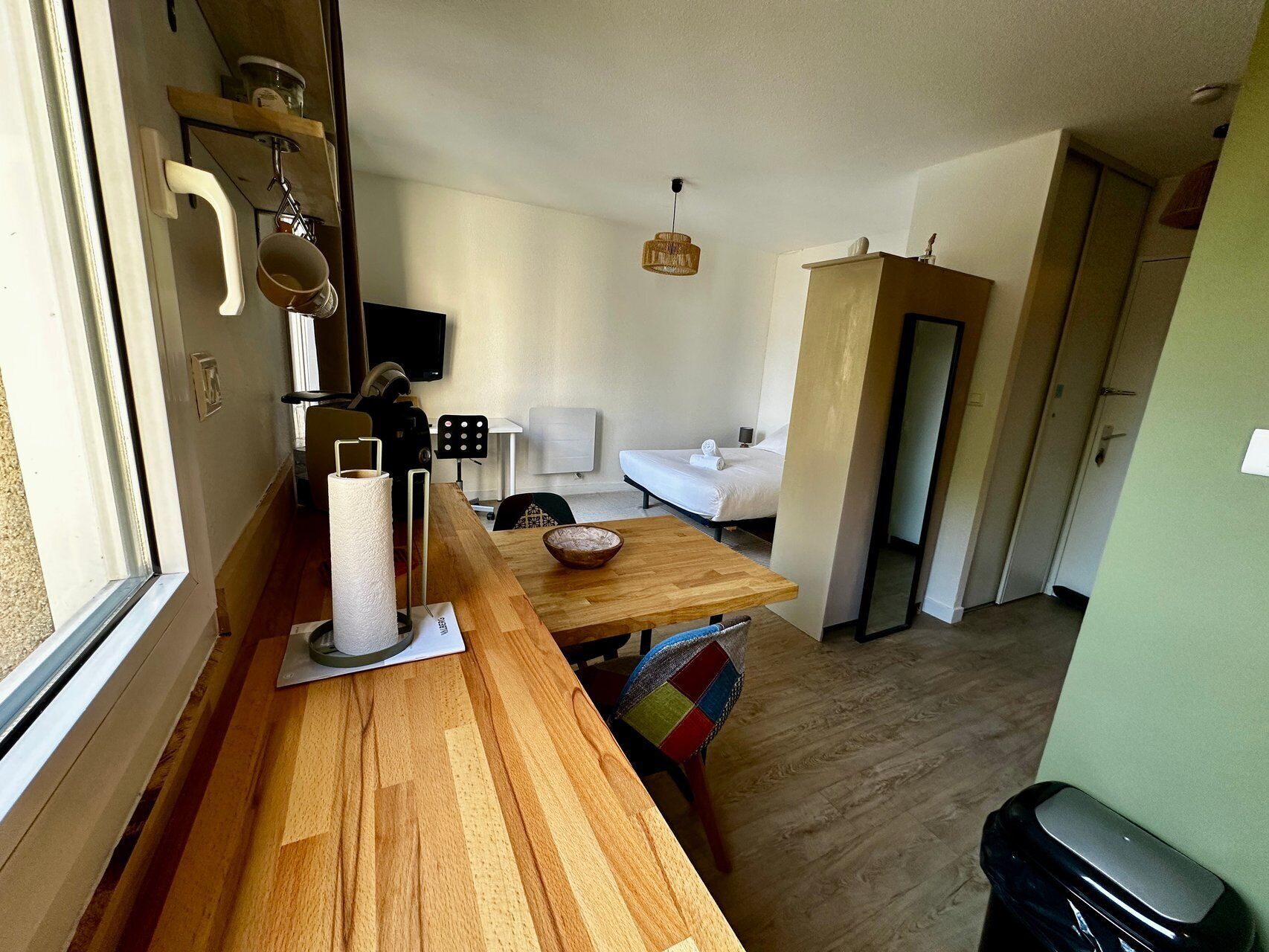 Desk, iron/ironing board, internet, bed sheets