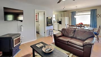 House (2 Bedrooms) | Property amenity