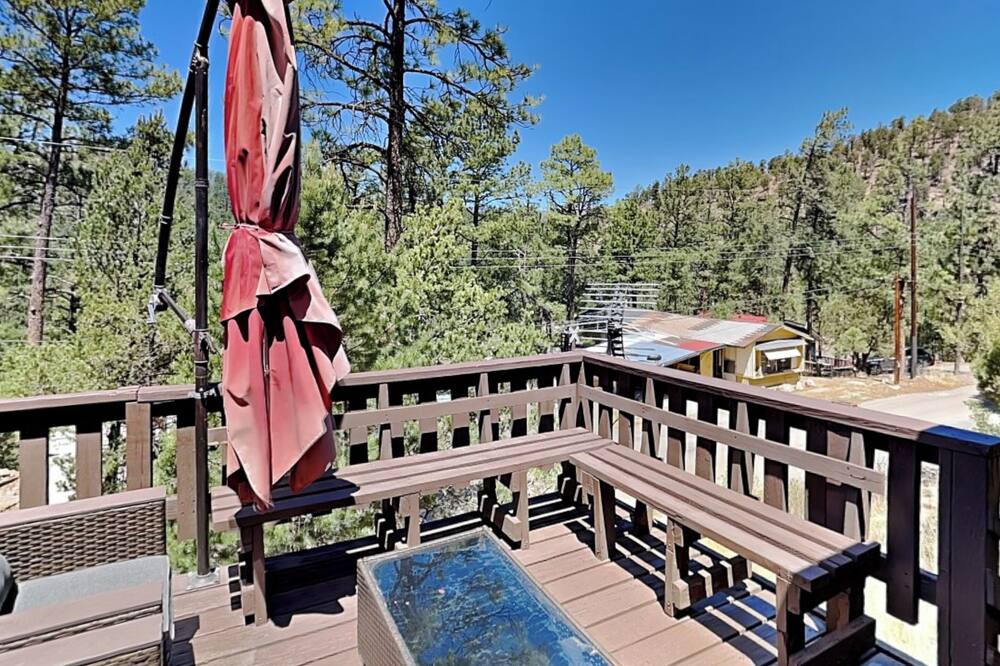 Knotty Pines Cabin by Ruidoso Vacation Rentals - Ruidoso, NM
